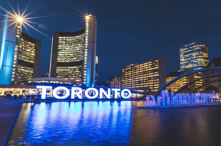 Торонто - самый крупный город в Канаде