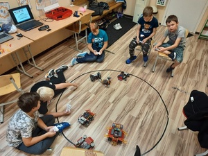 Детский лагерь Городской робототехнический лагерь "Лето с роботами"